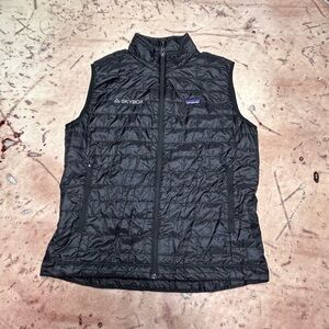 New with Tags Patagonia Nano Puff Vest Men’s Large Black Custom Embroidery